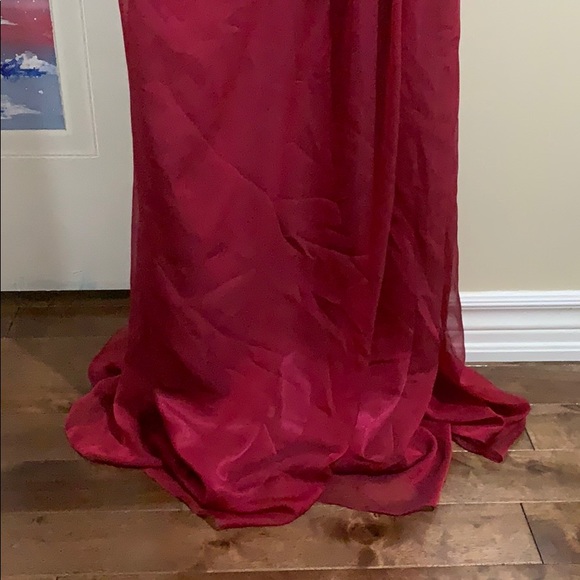 Dress only worn once! Good as new. No damages. - Picture 2 of 4